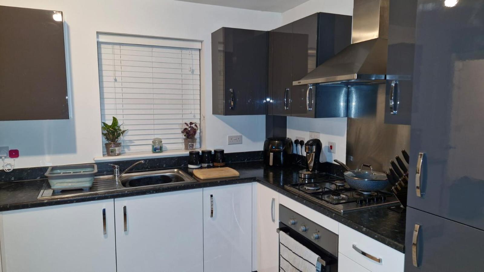 Modern Double Room With En-Suite, Parking & Fast Wifi - Close To Beach Сэндгэйт Экстерьер фото